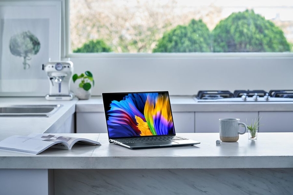 Найкращий подарунок на День закоханих – ноутбук Zenbook 14X OLED; фото: asus.com