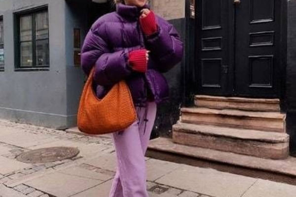 Модный укороченный пуховик весна 2022 / Getty  Images