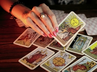 Таро-прогноз на 10-13 февраля 2022 года: не отказывайтесь от поездок и приглашений