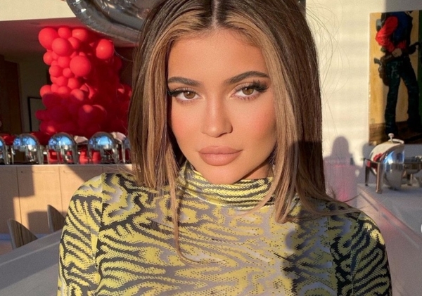 Кайли Дженнер рассекретила необычное имя новорожденного сына