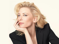 Глубокое декольте и кристальная бахрома: самый элегантный выход 52-летней Кейт Бланшетт