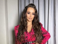 Ксения Мишина показала парня, в которого была влюблена в школе