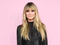 Хайди Клум в «исчезающем» платье показывает самый романтичный образ в День всех влюбленных