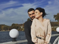 Вышла замуж в спортивном костюме: архивное фото Анастасии Приходько из ЗАГСа