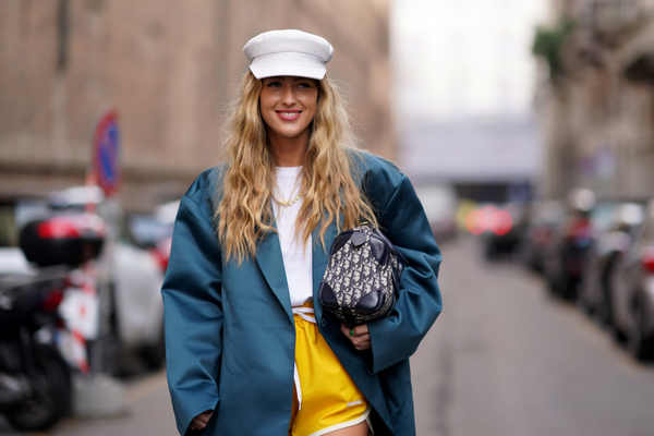 Как выглядит самый модный головной убор этой весны