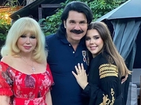 Зибров поздравил дочь с 25-летием, показав архивные фото с ней