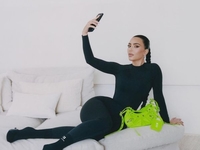 Ким Кардашьян запостила редкое фото со всеми сестрами