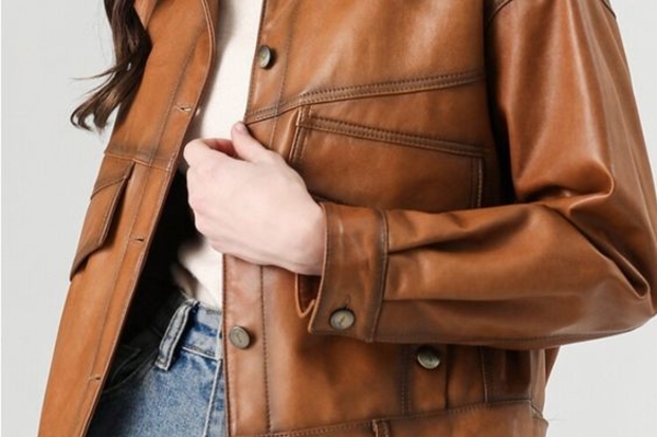 Модная куртка бомбер весна 2022 / Getty  Images