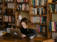 Уроки возобновляются: в каких регионах школьники продолжат учиться