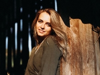 В дом экс-ведущей «Ревизора» под Гостомелем ворвались кадыровцы