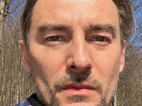 «Современный Гитлер собрал секту»: Алан Бадоев разнес артистов, выступивших в Лужниках