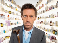 Изменился до неузнаваемости: как сейчас выглядит звезда сериала «Доктор Хаус» Хью Лори