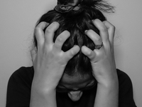 Стоп, ненависть: психолог рассказала, как побороть негативные эмоции к украинцам, выехавшим за границу