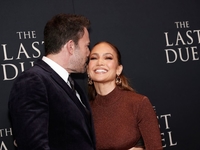 Джей Ло рассекретила, как Аффлек позвал ее замуж — видео