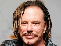 Микки Рурк жестко раскритиковал США и НАТО из-за войны в Украине