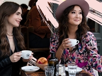 Звезды сериала «Эмили в Париже» оделись в цвета украинского флага