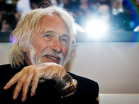 «Нет ничего, что могло бы оправдать убийства»: Пьер Ришар записал гневное обращение к Путину