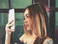 Фото с улыбкой: публиковать или нет рассказывает военный психолог