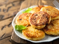 Проще некуда: быстрые сырные оладьи