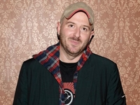 Новый тренд: Balenciaga выпустили коллекцию «убитых» кроссовок за $2000