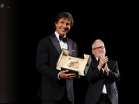 Том Круз получил награду Каннского кинофестиваля-2022