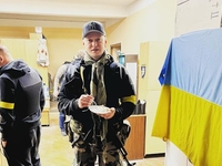 Известный украинский певец отправился воевать на восток Украины