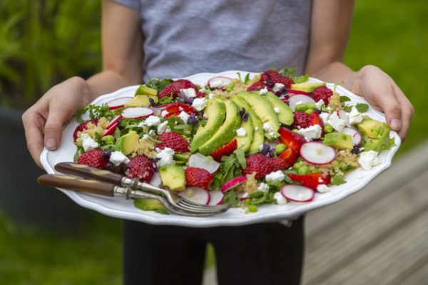 ТОП-5 найсмачніших салатів із полуницею