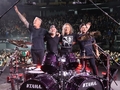 На обеды и продуктовые наборы: группа Metallica собрала крупную сумму для украинских беженцев