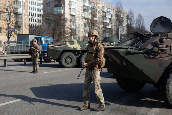 Вопрос – ответ: законно ли вручение повесток на заправках