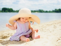 Солнечный и тепловой удар у ребенка: профилактика и первая помощь