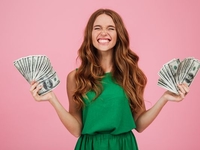 Фінансовий гороскоп на липень 2022 року: кому пощастить з грошима