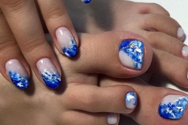 Модний педикюр літо 2022 / pinterest.com