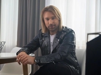 Олег Винник нашелся: в Сети пишут, что певец не покидал Украину