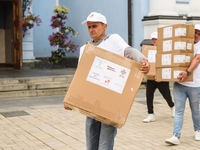 Украинская православная церковь США передала Украине лекарств на 210 млн грн