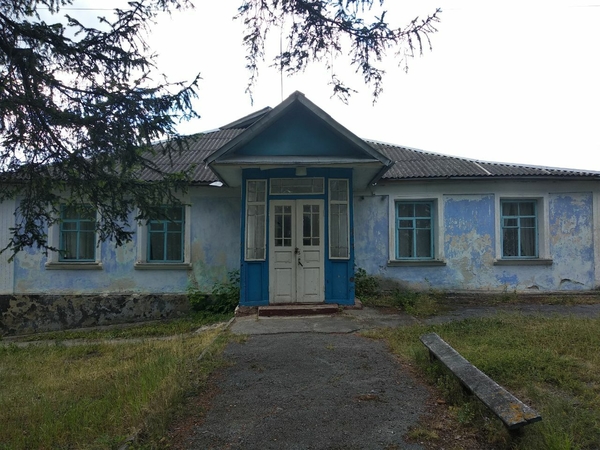 Громадська організація з Маріуполя реконструює дитячий табір, що стане місцем реабілітації та відпочинку для сімей з дітьми з-поміж ВПО