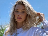 Стильная укладка для ленивых на каждый день: показывает Эльза Хоск