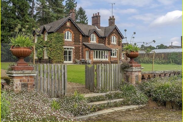 Дом Елизаветы II / justjared.com