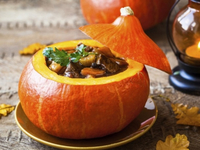 Сезонна кухня: гарбуз, фарширований телятиною