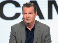 Две недели в коме: звезда «Друзей» Мэттью Перри чуть не умер из-за опиоидов