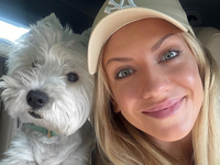 Месяц лечила и делала уколы: песик Леси Никитюк заболел из-за ее съемок