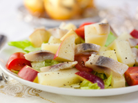 Салат из яблок и сельди