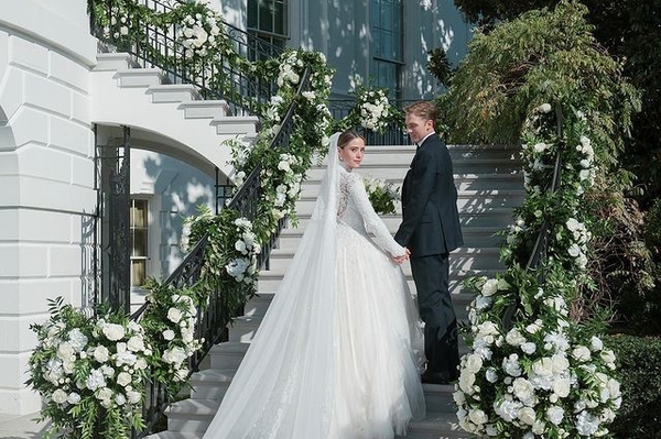 Свадьба внучки Байдена; фото: instagram.com/naomibiden