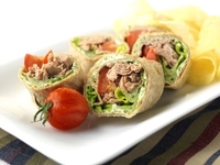 Разнообразим меню: лаваш с рыбными консервами и кукурузой