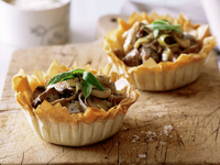 Жульен, запеченный в тарталетках