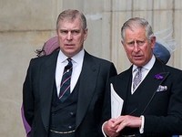 Король Чарльз III «выгнал» брата Эндрю из Букингемского дворца после секс-скандала