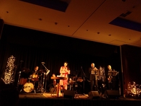 Столичное Рождество в стиле джаза.