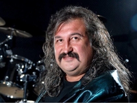 Гига об украинских артистах, которые пели на русском: Какое ты отношение имеешь к украинскому шоу-бизу?