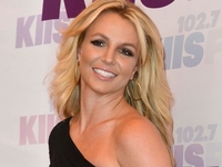 Бритни Спирс продает особняк, который приобрела после свадьбы - СМИ