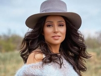 Злата Огневич показала, как разбирала завалы после обстрела Киева