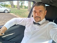 Украинский актер стал таксистом: Девушки Днепра, пишите